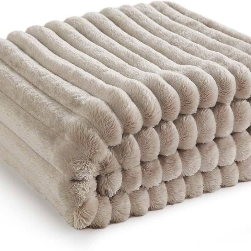 Throw Blanket for Couch  Cozy Soft Blankets for Women, Cute Small Fleece Throws for Girls, Linen, 50x60 Inches